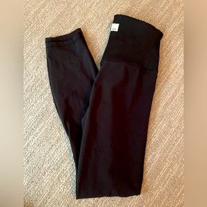 Vuori Black Legging Small Ribbed Waistband